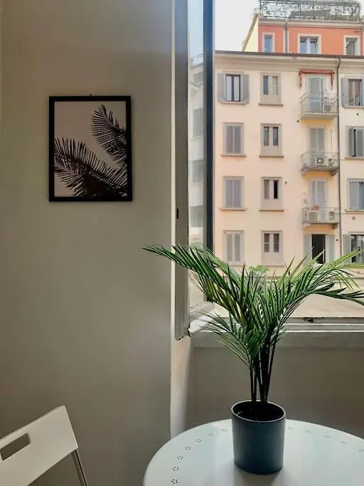 Apartment In The Center Of Milan / P.Ta Venezia